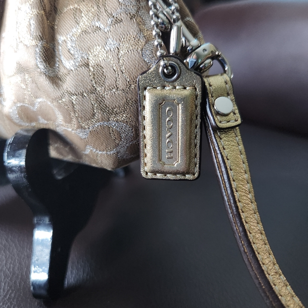 NWOT Coach Gold & Silver Optic Signature Metallic Kisslock Clutch Wristlet - Picture 7 of 15